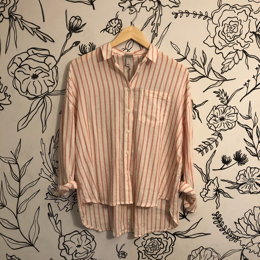 ✨ NWT Red and White Striped Flowy Button Up Top